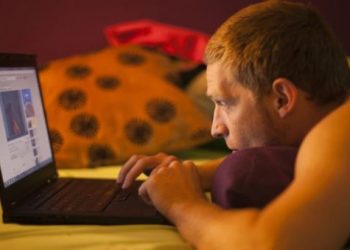 “Seksi nuk është më problem”/ Rrëfehen meshkujt që po përpiqen të heqin dorë nga pornografia