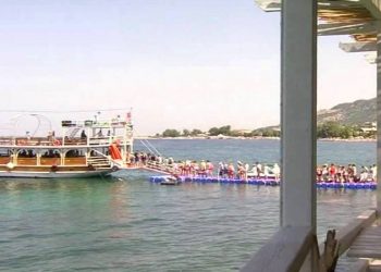 Tragjike/ Ra nga anija turistike teksa zbriste, ndërron jetë 25-vjeçarja në Vlorë, arrestohet një 47-vjeçar
