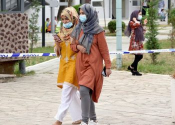 Afganët largohen nga “Qyteti Studenti”, 200 refugjatët zhvendosen në Shëngjin