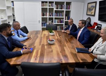 Goditja e grupeve kriminale, mbështetje nga SHBA/ Zv.Ambasadori amerikan i shkon në zyrë Ardi Veliut, ja çfarë u diskutua