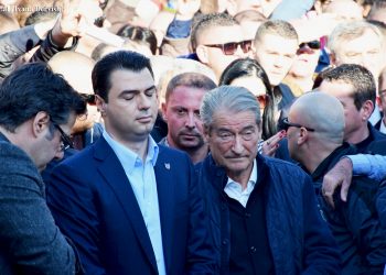 Basha i bën bllok Berishës në Instagram?