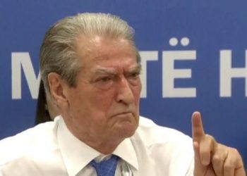 Berisha sulmon Bashën: Duhet të kishte ikur sa herë që ka humbur zgjedhjet. Ka 8 vite që ka humbur çdo aksion