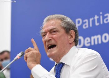Berisha akuzon nga “foltorja” e Vlorës: Bashës i thashë nuk bëhesh dot lider. Ja përgjegjësia ime!