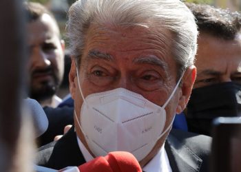 ‘Çuditërisht’ dielli lindi sot sërish, pa Berishën në PD. Çfarë do të ndodhë me Bashën?