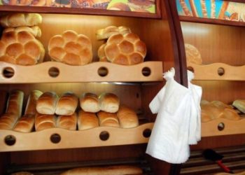 Kriza e prodhimit të grurit shtrenjton miellin në tregun vendas/ Rritet çmimi i bukës me 10 lekë. Paralajmërohet në të gjithë tregun