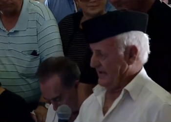 Nuk përmbahet dot/ I moshuari “betohet” para Berishës: Mos vdeksha pa të parë edhe njëherë në krye të PD-së