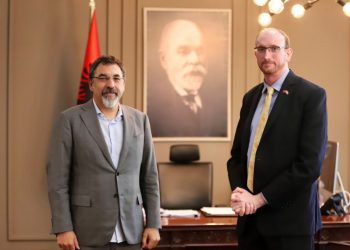 Çuçi pret ambasadorin britanik: Mbështetje për modernizimin e Institutit të Policisë Shkencore