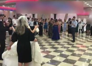 Shkelën masat anti-COVID, policia ndërpret dasmën, gjobitet i zoti i shtëpisë, të ftuarit dalin nga lokali