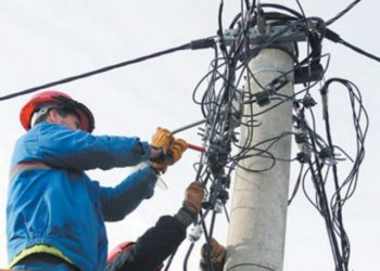 Ra në kontakt me energjinë elektrike, ndërron jetë elektriçisti në Kavajë. Emri