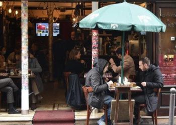 Francë/ Regjistrohen mbi 13 000 raste të reja me COVID-19 në 24 orët e fundit