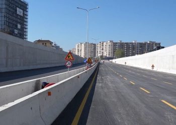 VIDEO / Hapet për qarkullimin e makinave tuneli 5 te “Shqiponja”