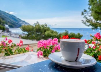 Pas bukës, rriten çmimet edhe në kafe e restorante