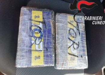 “O bisha”/ Prangosen 5 persona në Itali, mes tyre 3 shqiptarë për trafik droge! Iu sekuestrohen 3 kg kokainë