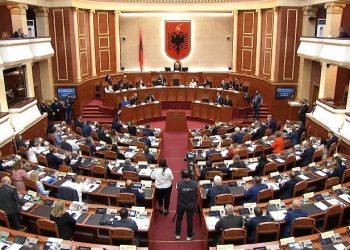 Kuvendi voton me 77 vota pro dhe 53 kundër, qeverinë “Rama 3”/ Tani betimi te Meta dhe nis puna