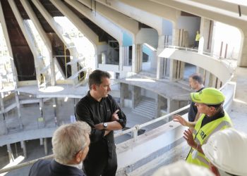 Veliaj dhe arkitekti me famë botërore Winy Mass inspektojnë ecurinë e punimeve te Piramida: Jo vetëm qendër digjitale, por multifunksionale
