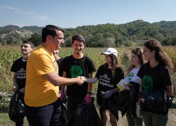 Dita Botërore e Pastrimit/ Veliaj: Do i heqim licencën një operatori në një nga zonat më problematike