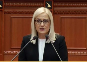 “Ndihem e nderuar”/ Nikolla mban fjalën e saj të parë si Kryetare Kuvendi: Ta kthejmë Parlamentin në pasuri publike!