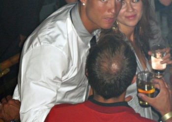 Ronaldon e ngacmojnë edhe në debutimin “Te Djajtë”, duke i kujtuar me dron akuzat për përdhunim