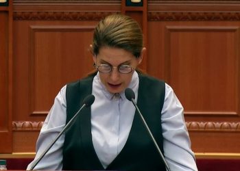 Ministrja e re, Kumbaro: Vëmendje të posaçme për vijën bregdetare
