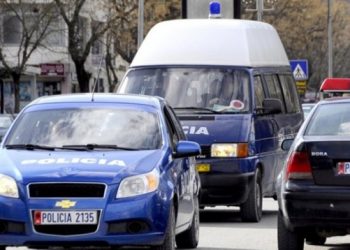 Përmet/ Policia arreston në flagrancë dy persona për dhunë dhe drogë (Emrat)