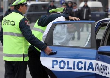 I akuzuar për korrupsion/Pranga policit të qarkullimit rrugor, hetohen edhe efektivë të tjerë (Emri)