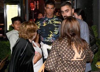 Ronaldo bëhet nostalgjik: Blen 11 paund pica në restorantin italian