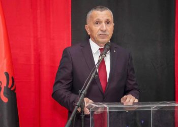 “Lufta” e targave, deputeti shqiptar i Parlamentit serb: Të ndërhyjë SHBA, sepse BE nuk ka fuqi