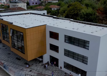 “Mjedise moderne për 360 nxënës dhe parashkollorë”/ Veliaj publikon pamjet e shkollës së re “Murat Toptani” në Tiranë