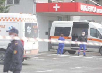 Lodhje dhe frikë, rrëfimi tonditës i infermieres: E pamundur të kujdesesh për të gjithë pacientët me Covid-19