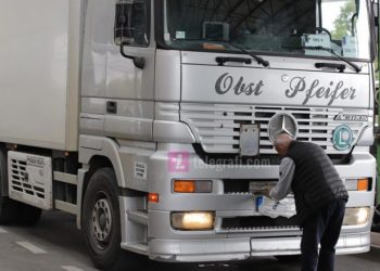 Reciprociteti për targa, nata e dytë në Jarinjë/ Kamionët mbajnë rrugën të bllokuar, tërhiqen serbët pas uljes së temperaturave