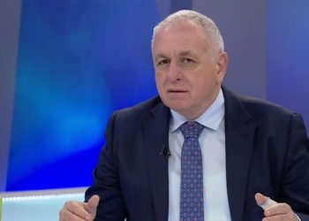 Debati i Shehut me Bashën në selinë e PD: Të mora në telefon nuk ma hape, të shkrova nuk mora përgjigje…