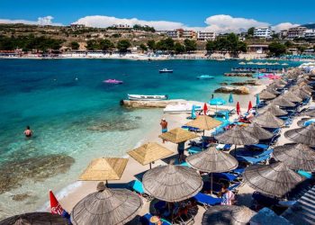 Viti 2021 me rekord turistësh/ Ja kush e pëlqen më shumë Shqipërinë!