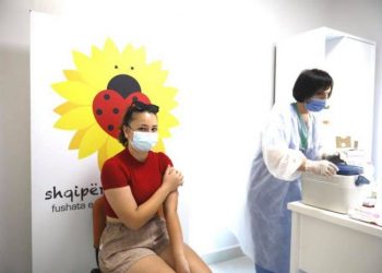 ‘Shqipëria buzëqesh’/ Procesi arrin plot 1 640 239 vaksinime anti-Covid deri tani