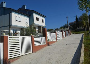 Nga Petrela në Farkë e Vaqarr/ Tirana vijon zgjerimin me vila në periferi pas “qiellgërvishtësve”