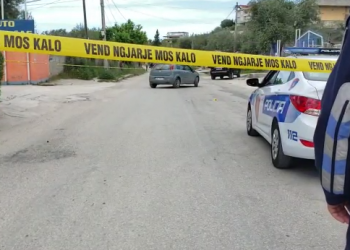 Pak orë pas ngjarjes, i vihen prangat autorit të vrasjes në Tropojë, policia sekuestron armën e krimit
