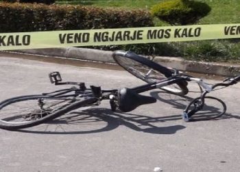 Furgoni përplas biçikletën, ndërron jetë 61-vjeçari në Shkodër