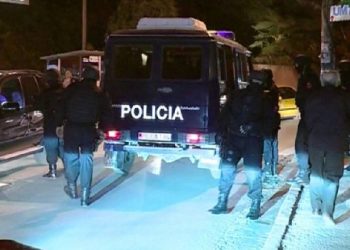 RENEA zbarkon në Kukës/ Lufta kundër trafikut të drogës, disa të arrestuar