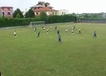 Nuk ndalet dhuna në futboll: Sherr masiv mes Shënkollit dhe Orikut, ndërpritet ndeshja, ndërhyn policia e Lezhës