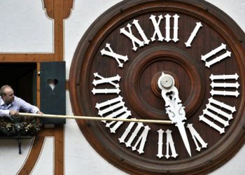Akrepat shkojnë 60 minuta pas! Sot nis ora dimërore, do të na shoqërojë deri në mars të 2022