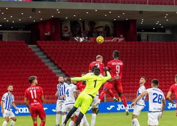 Incidentet në derbi/ Komisioni i Disiplinës ndëshkon Tiranën dhe Partizanin