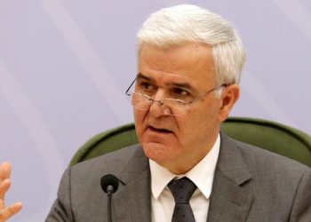 Fatmir Xhafaj kritika me Kuvendin: Vetting-u në politikë mund të bëhet edhe me Reformën Zgjedhore