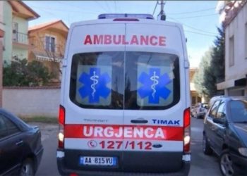 Ngjarje e rëndë në Berat/ Vetëhelmohet një grua, humb jetën rrugës për në spital