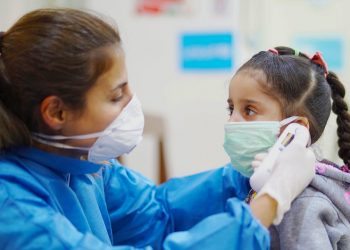 Ana tjetër e pandemisë: Në SHBA mijëra fëmijë kanë mbetur jetimë!