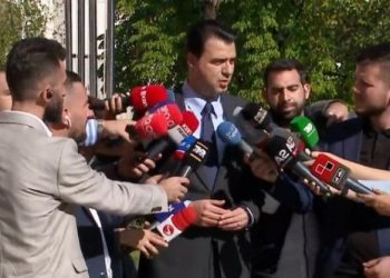 “Rama po mpreh sëpatën për qafën e holluar të shqiptarëve, do ketë reagim popullor”! Basha: Çfarë u bë me reformën energjetike?