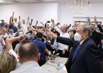 Berisha drejt krijimit të një partie të re? Si po tallet me demokratët me aksionin për rrëzimin e Bashës, refuzon me çdo kusht përballjen e forcave në forumet e PD