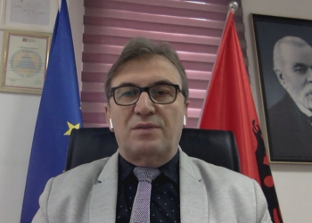 Skënder Brataj: Historia e vaksinës që filloi nga Ballkani 30 vite më parë