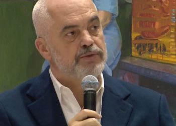 “Mësimi nga ekrani, program për sportin”/ Rama: Orët e informatikës s’do jepen më nga mësues fizike!