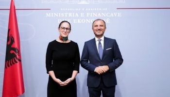 Klima e biznesit në Shqipëri/ Ministrja e re e Financave merr “5 porosi” nga Soreca