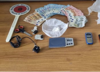 Në arrest shtëpie por shqiptari nuk heq dorë nga “profesioni”, kthen banesën në pikë shitje kokaine