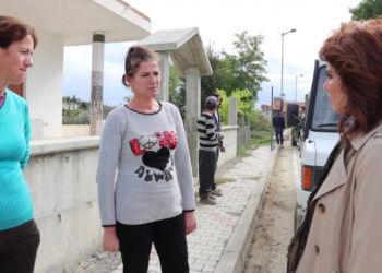 Tërmeti i 2019/ Grida Duma “zbret” në Kryevidh: Shtëpinë ua ka lënë babai apo e keni bërë vetë?!